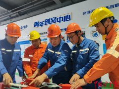 成立人才、立异、激励、四位一体创