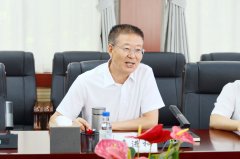<strong>常江一行取宝石管业党委来进和、副总司</strong>